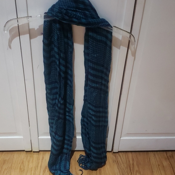 Scarf - Picture 3 of 4